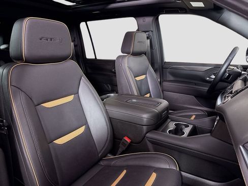 Used 2024 GMC Yukon XL AT4 w/ Technology Package image 34