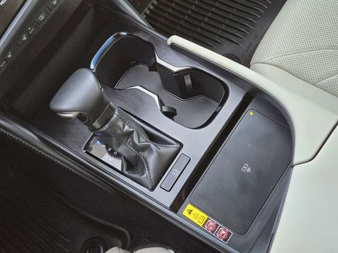 Used 2024 Lexus ES 350 w/ Luxury Package FWD image 19