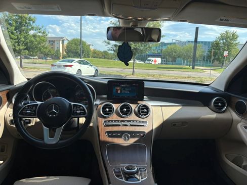 Used 2019 Mercedes-Benz C 300 4MATIC Sedan image 9