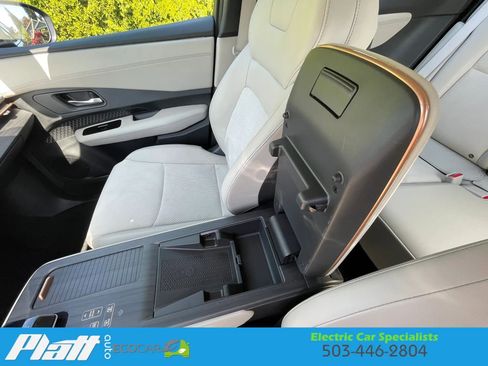 Used 2023 Nissan Ariya FWD image 28