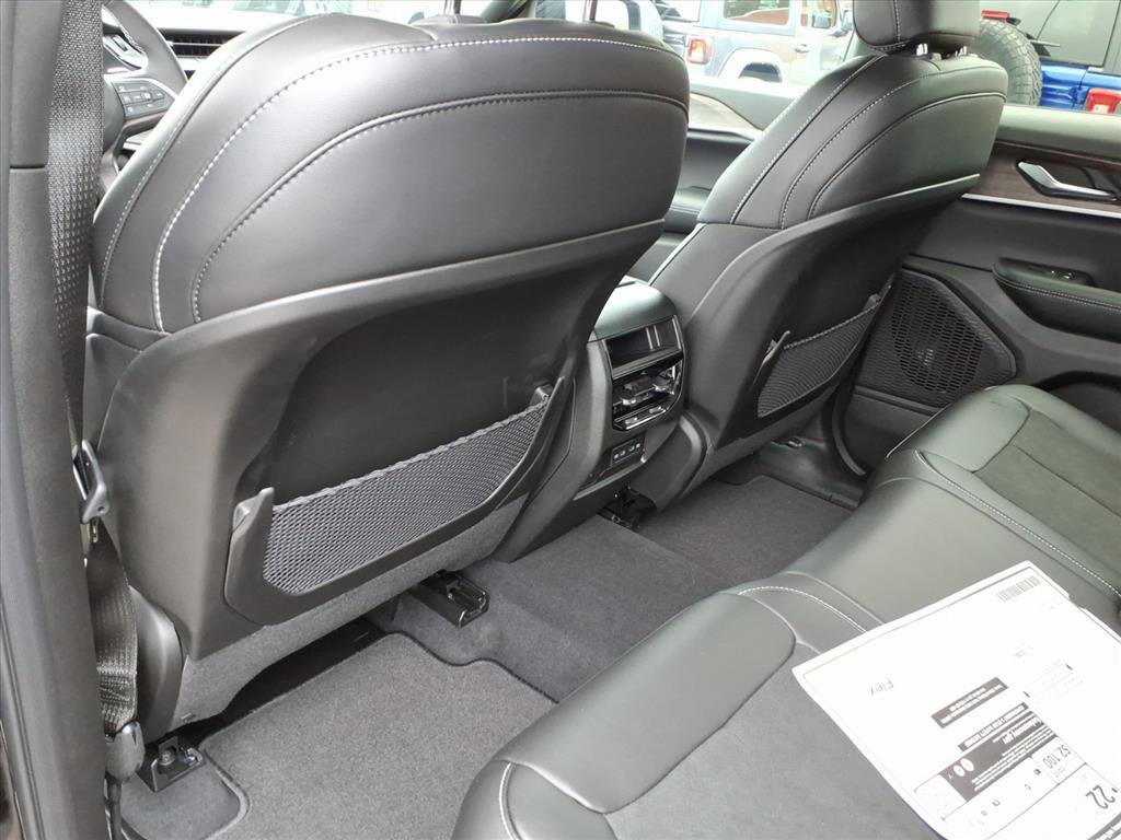 New 2027 Jeep Grand Cherokee Altitude AWD/4WD image 15