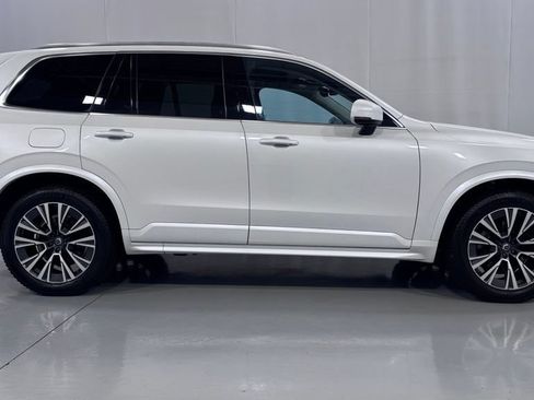 Used 2021 Volvo XC90 T6 Momentum w/ Climate Package AWD/4WD image 5