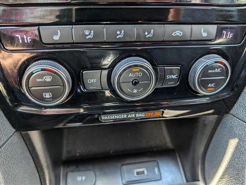 Used 2020 Volkswagen Passat 2.0T SEL image 34