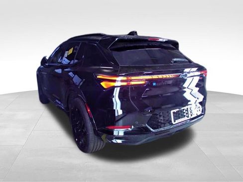 Used 2025 Chevrolet Equinox EV RS FWD image 3