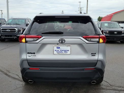 Used 2025 Toyota RAV4 XLE w/ Convenience Package AWD/4WD image 5