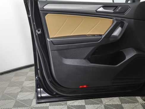 Used 2023 Volkswagen Tiguan SE image 33