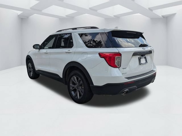 Used 2023 Ford Explorer XLT w/ Equipment Group 202A AWD/4WD image 7