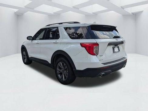 Used 2023 Ford Explorer XLT w/ Equipment Group 202A AWD/4WD image 7