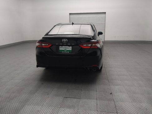 Used 2021 Toyota Camry SE FWD image 7