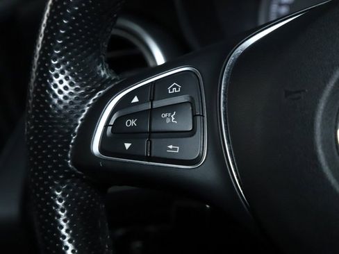 Used 2018 Mercedes-Benz GLC 300 4MATIC image 24