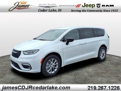 New 2026 Chrysler Pacifica Select