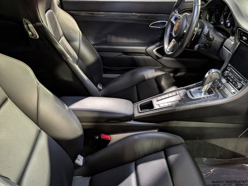 Certified 2019 Porsche 911 Turbo S AWD/4WD image 29