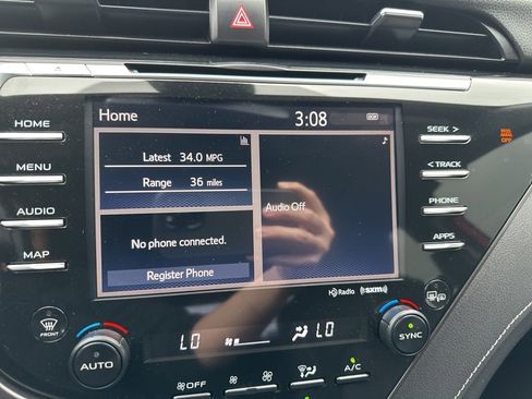 Used 2019 Toyota Camry XSE image 32