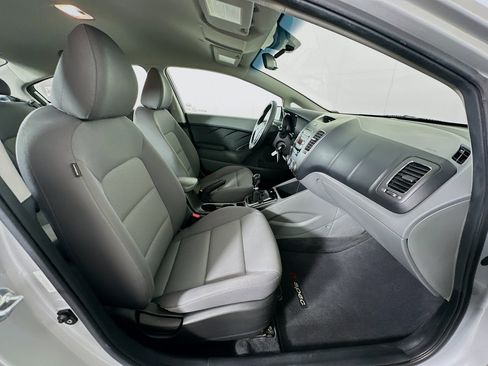 Used 2017 Kia Forte LX FWD image 27