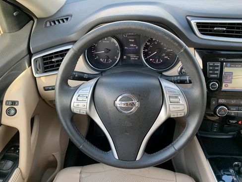 Used 2016 Nissan Rogue SL w/ SL Premium Package image 13