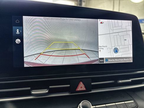 Certified 2025 Hyundai Elantra SEL FWD image 24