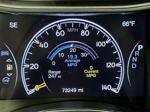 Used 2018 Jeep Grand Cherokee Altitude image 12