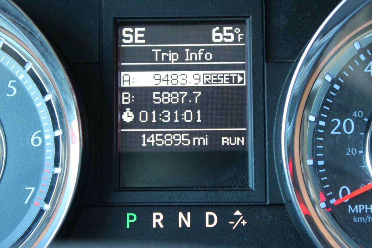 Used 2015 Chrysler Town & Country Touring-L w/ Driver Convenience Group FWD image 21