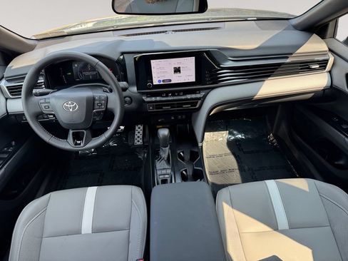 Used 2026 Toyota Camry SE FWD image 10