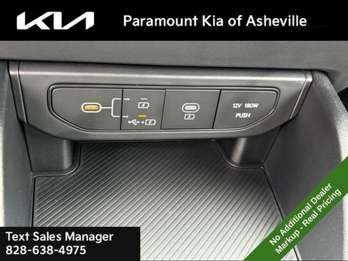 New 2025 Kia K4 LXS image 24