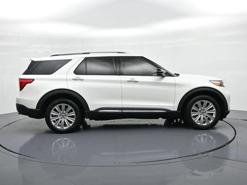 Used 2023 Ford Explorer Limited w/ Limited Technology Package AWD/4WD image 5