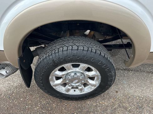 Used 2013 Ford F350 Lariat image 11