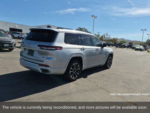 Used 2023 Jeep Grand Cherokee L Overland w/ Rear Seat Video Group I AWD/4WD image 6