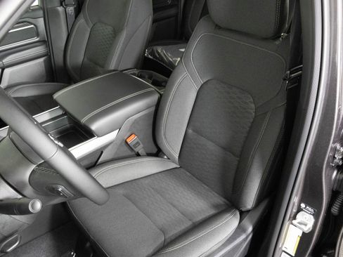 New 2026 RAM 1500 4x4 Crew Cab image 17