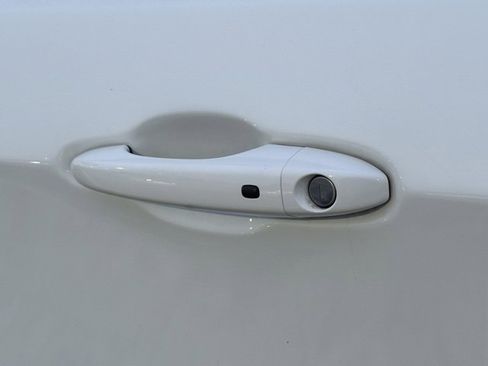 Used 2023 Jeep Compass Altitude w/ Sun and Sound Group image 14