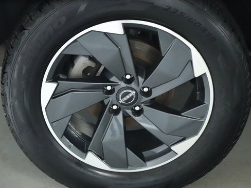 Used 2024 Nissan Rogue SV image 12