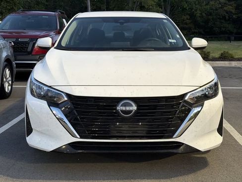 Used 2024 Nissan Sentra SV FWD image 2
