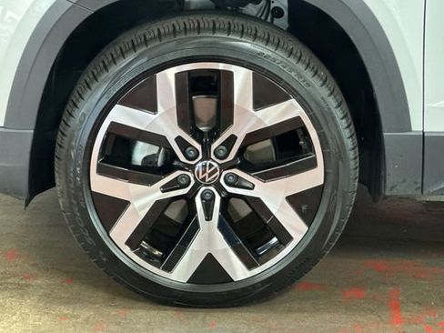 Used 2023 Volkswagen Taos SEL image 35