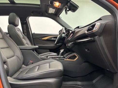 Used 2023 Chevrolet TrailBlazer ACTIV w/ Sun and Liftgate Package AWD/4WD image 35