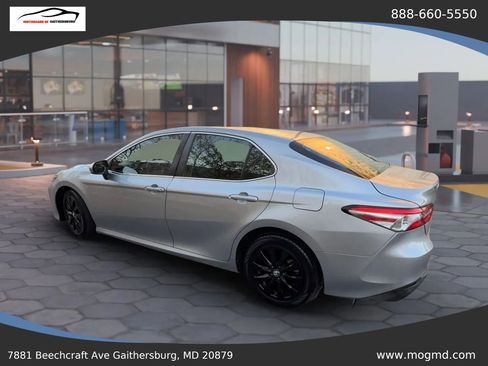 Used 2018 Toyota Camry LE FWD image 4