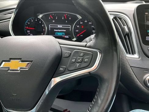 Used 2018 Chevrolet Malibu LT FWD image 12