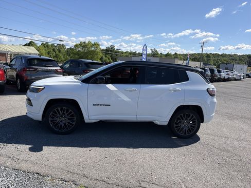 Used 2022 Jeep Compass High Altitude AWD/4WD image 10