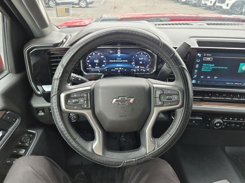 Used 2025 Chevrolet Silverado 2500 LT w/ Trail Boss Package AWD/4WD image 31