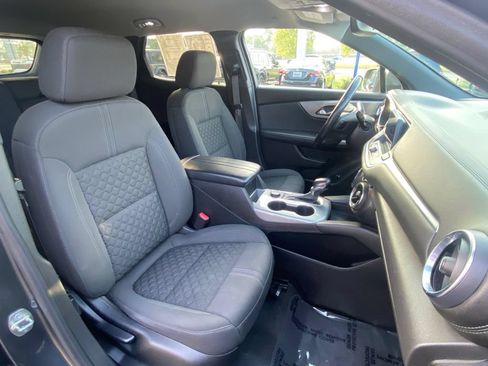 Used 2019 Chevrolet Blazer LT FWD image 28