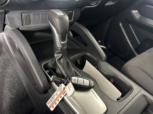 Used 2022 Nissan Frontier S image 17
