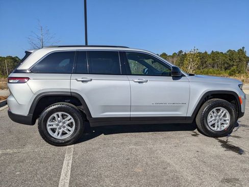 New 2025 Jeep Grand Cherokee Laredo image 20