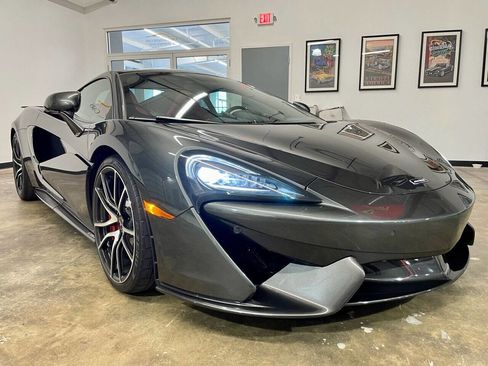 Used 2017 McLaren 570S image 22