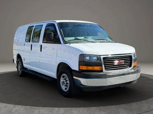Used 2017 GMC Savana 2500 Van 3D image 3