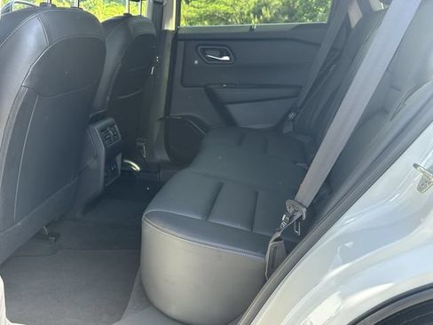 Certified 2025 Nissan Rogue SL w/ Tech Package AWD/4WD image 23