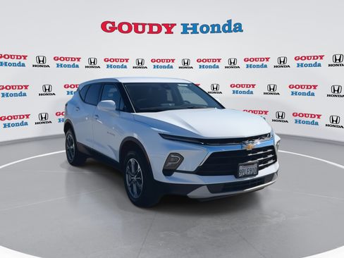 Used 2023 Chevrolet Blazer LT image 3
