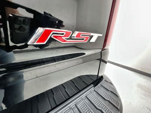 Certified 2022 Chevrolet Silverado 1500 RST AWD/4WD image 31
