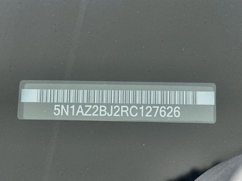 Used 2024 Nissan Murano SV w/ SV Midnight Edition Package FWD image 12