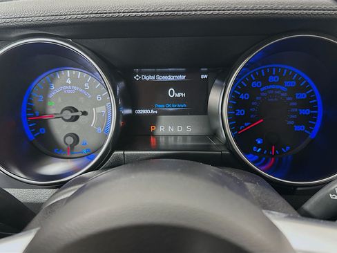 Used 2020 Ford Mustang Premium RWD image 18