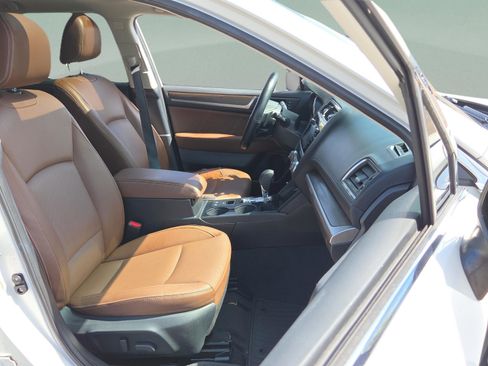 Used 2017 Subaru Outback 2.5i Touring w/ Popular Package #5A image 17