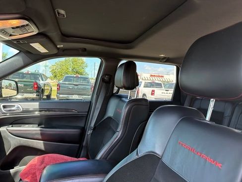 Used 2017 Jeep Grand Cherokee Trailhawk AWD/4WD image 10