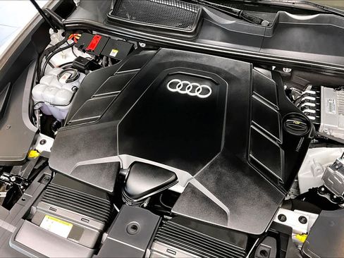 Used 2023 Audi Q8 Premium Plus w/ Premium Plus Package AWD/4WD image 31